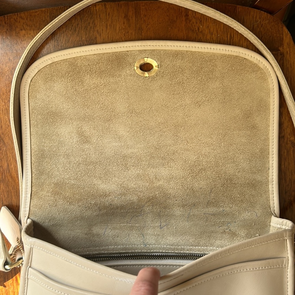 VINTAGE Coach City Bag in Bone Leather - Picture 13 of 16